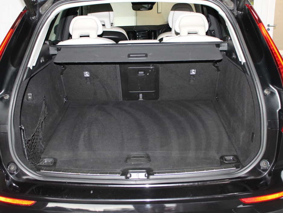 2018 Volvo XC60 D4 AWD Momentum 5DR €23,250