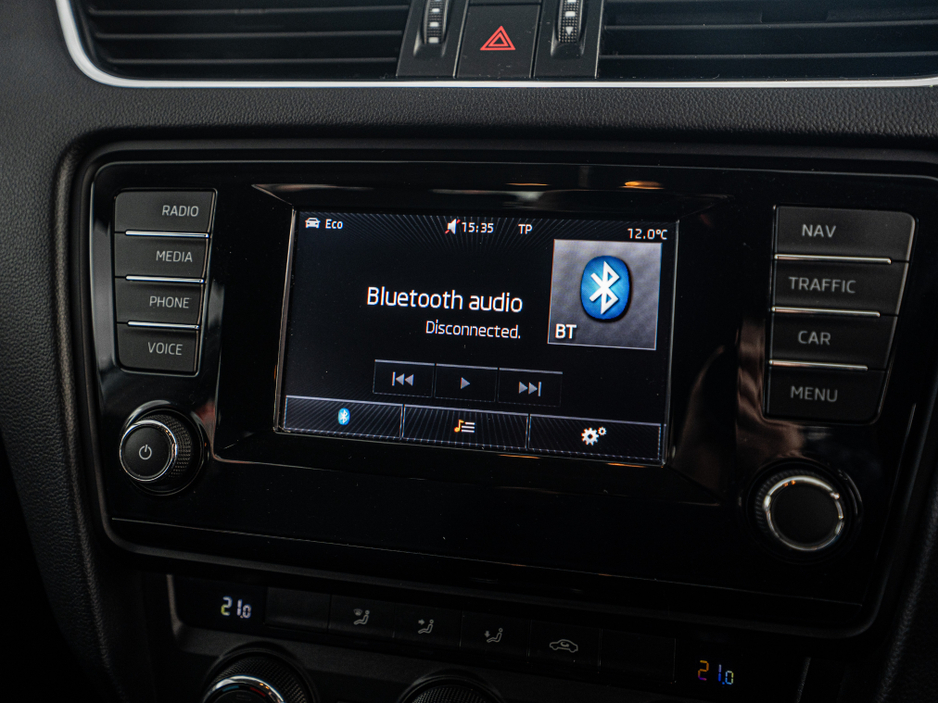 2015 Skoda Octavia - image 7