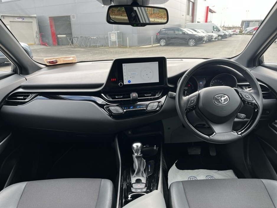 2023 Toyota C-HR - image 8