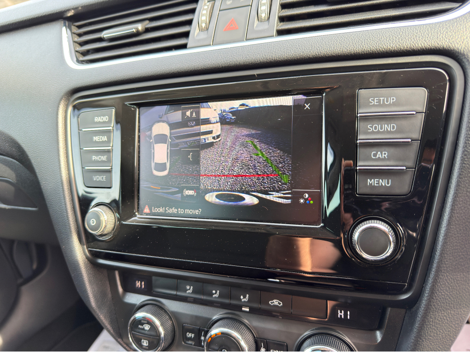 2016 Skoda Octavia - image 18