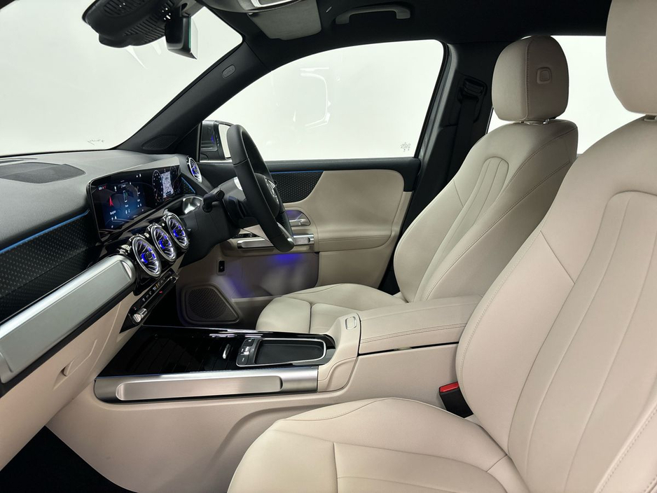 2025 Mercedes-Benz GLB - image 13