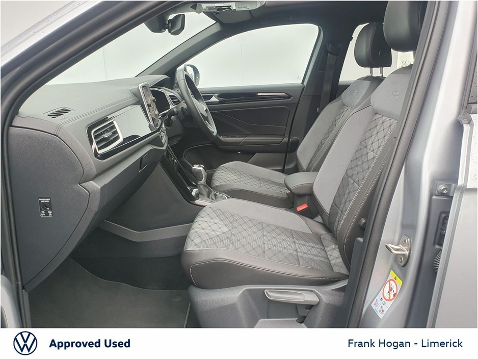 2024 Volkswagen T-Roc - image 4