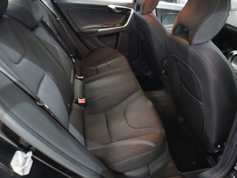 2017 Volvo S60 - image 22