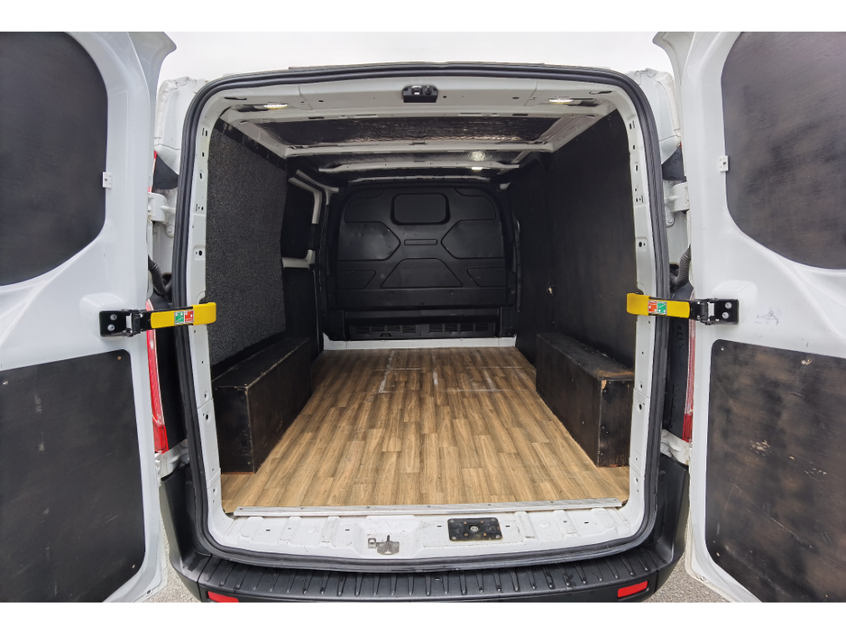 2021 Ford Transit Custom - image 8