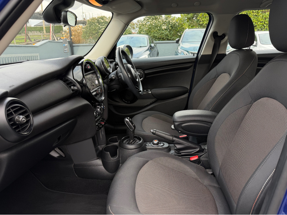 2019 MINI Hatch - image 7