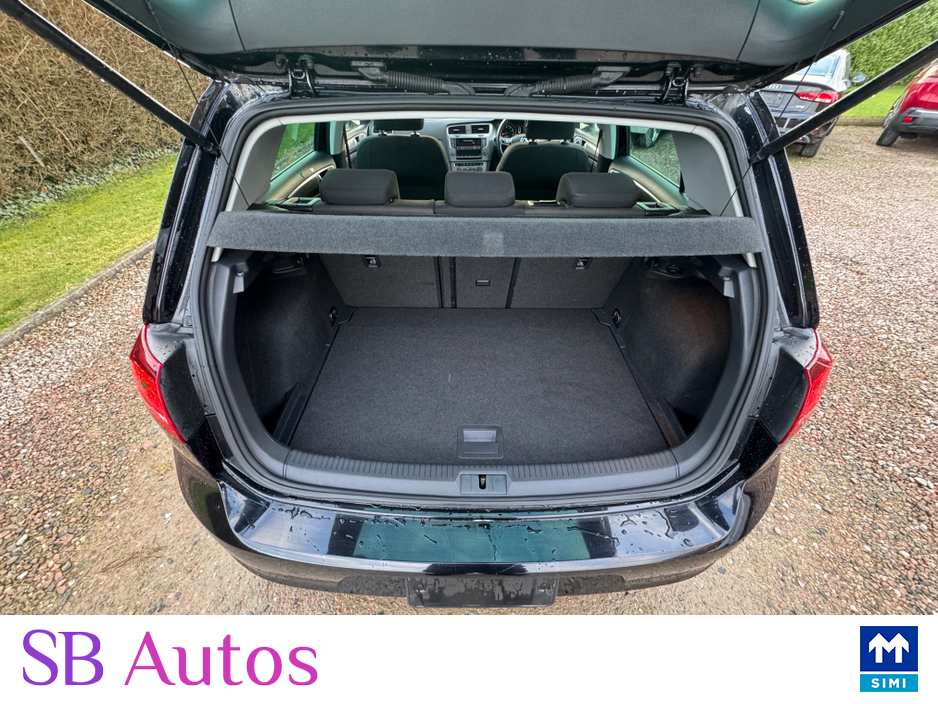 2017 Volkswagen Golf 171 Volkswagen Golf Comfortline Connect 1.2 DSG €15,550