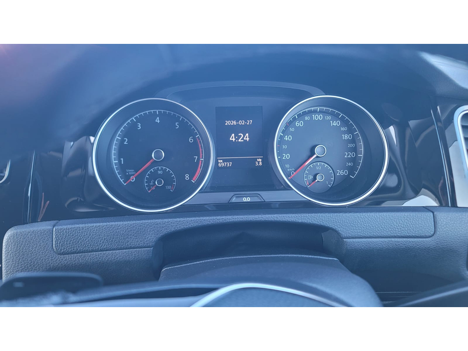 2013 Volkswagen Golf - image 16