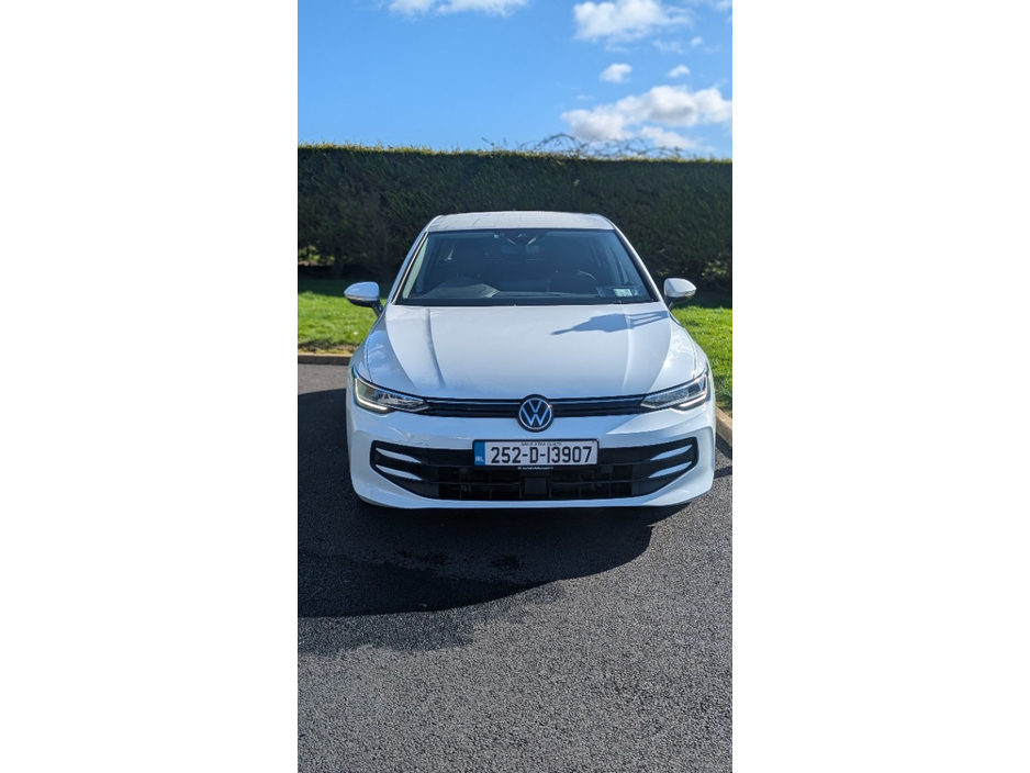 2025 Volkswagen Golf - image 3
