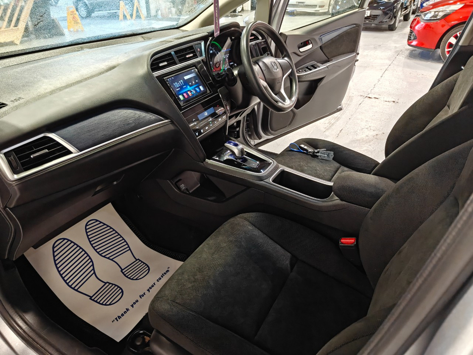 2017 Honda Shuttle - image 13