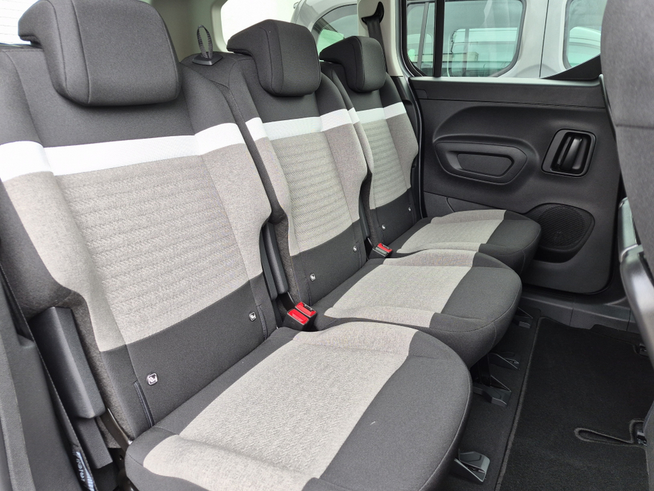 2023 Citroen Berlingo - image 10