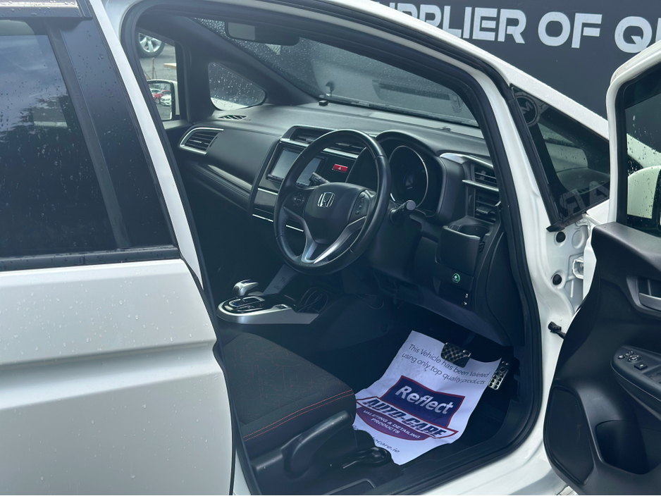 2014 Honda Fit - image 2