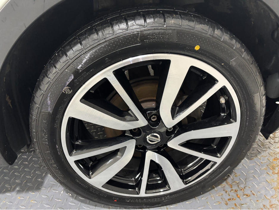 2015 Nissan Qashqai 1.5 DCI TEKNA 110PS 5DR**FULL LEATHER**PAN ROOF** €8,995