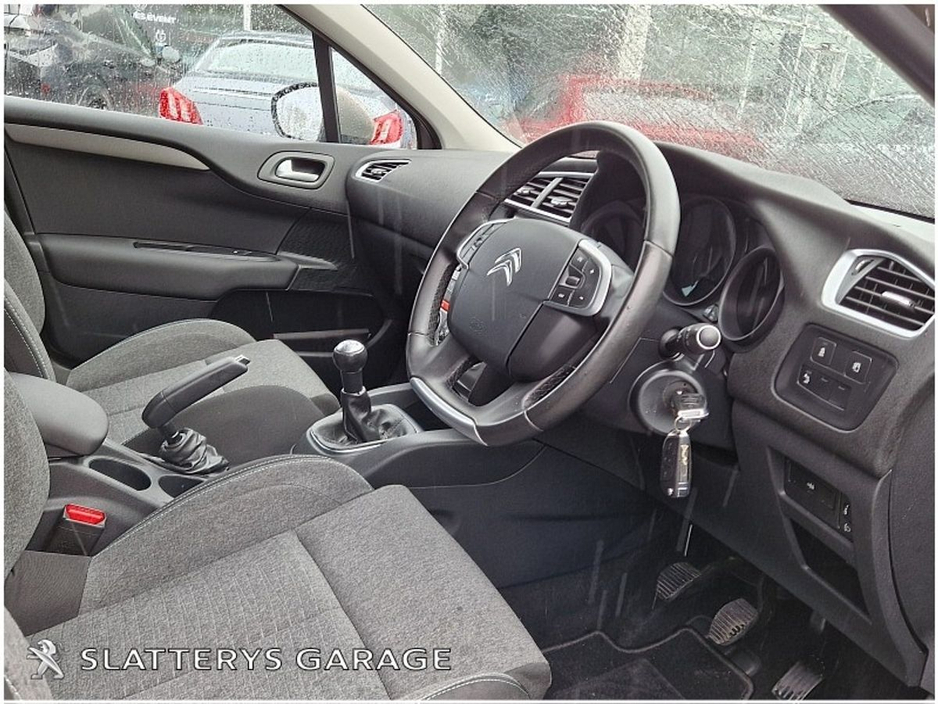 2017 Citroen C4 - image 4