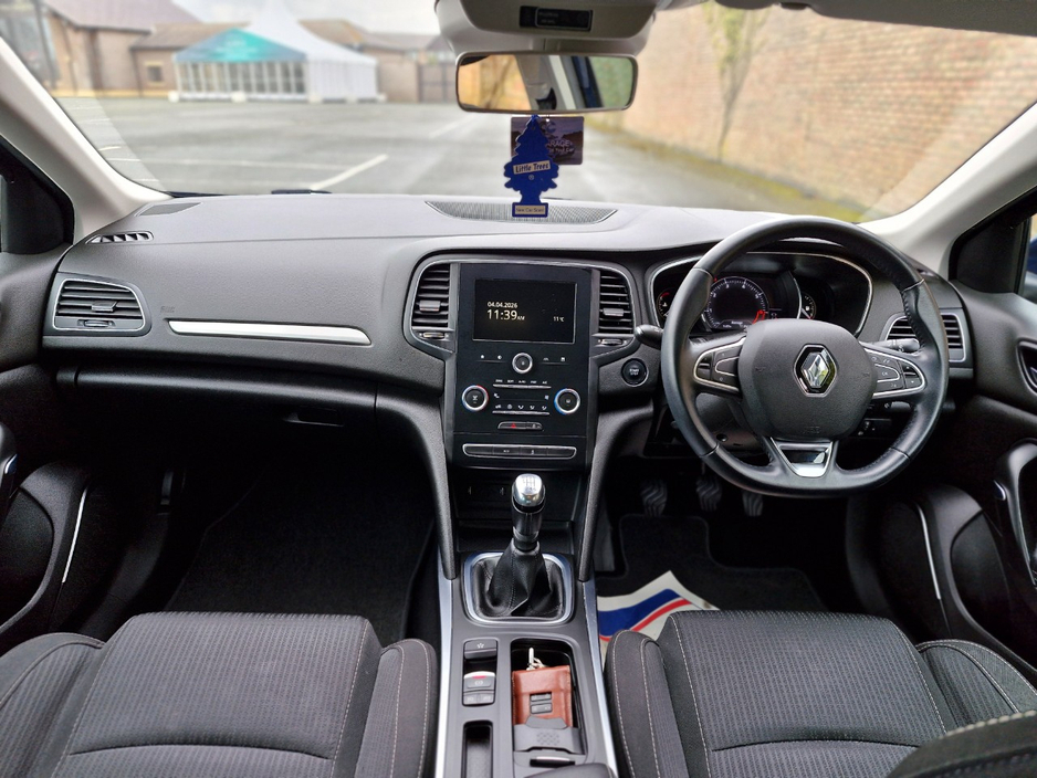 2019 Renault Megane - image 10