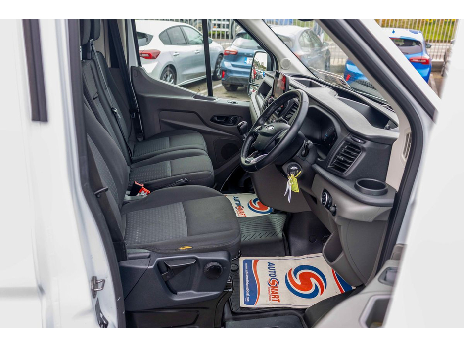 2021 Ford Transit - image 12
