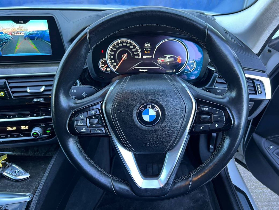 2018 BMW 5 Series - image 4