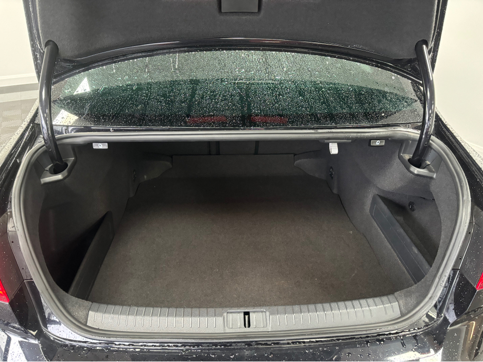 2017 Volkswagen Passat - image 11