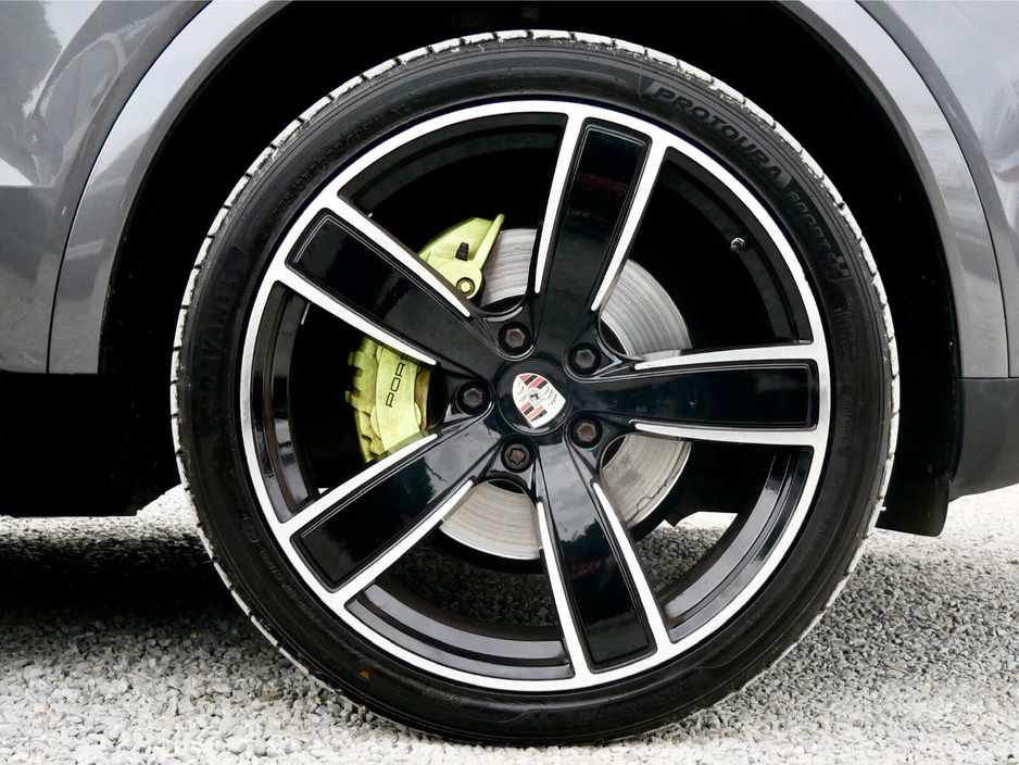 2020 Porsche Cayenne 3.0 V6 E-HYBRID 4WD AUTO €59,950