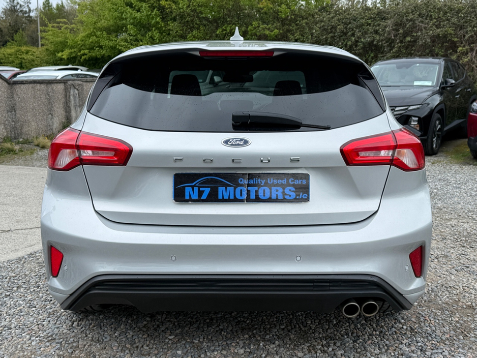 2021 Ford Focus - image 4