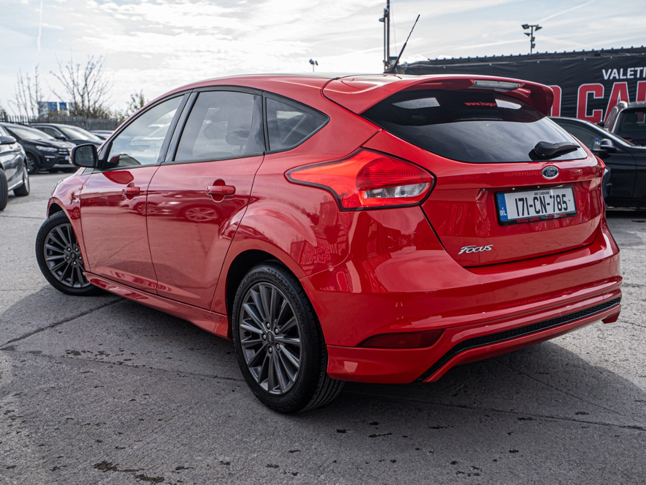 2017 Ford Focus - image 3