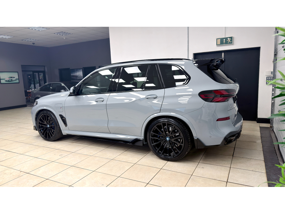 2023 BMW X5 50E MSPORT PRO €80,995