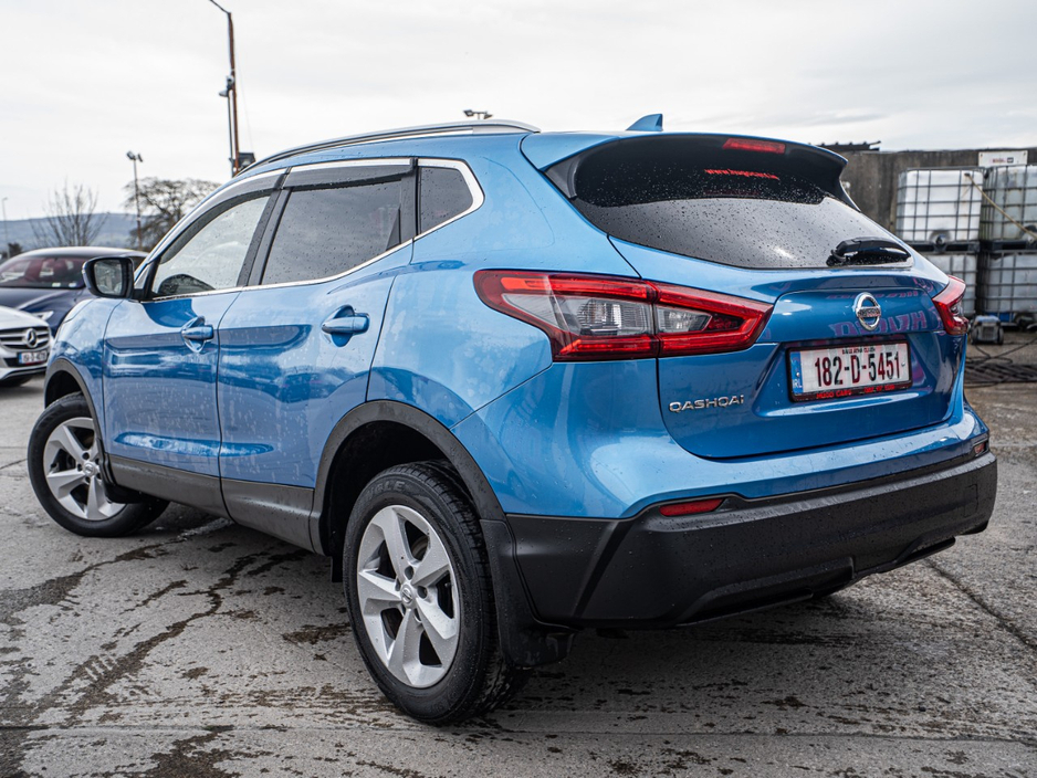 2018 Nissan Qashqai - image 3