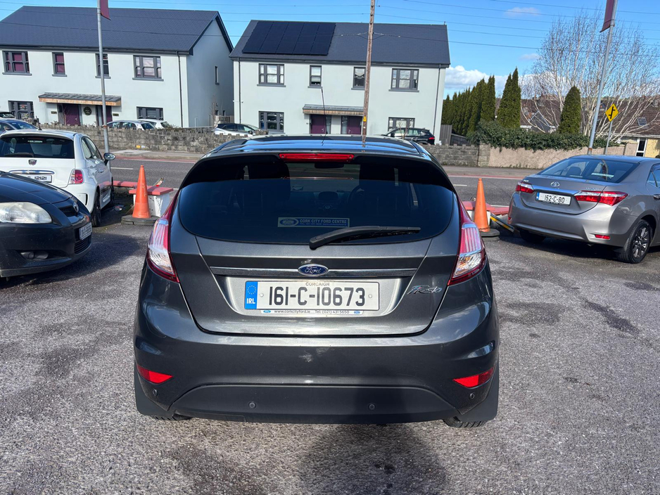2016 Ford Fiesta - image 11