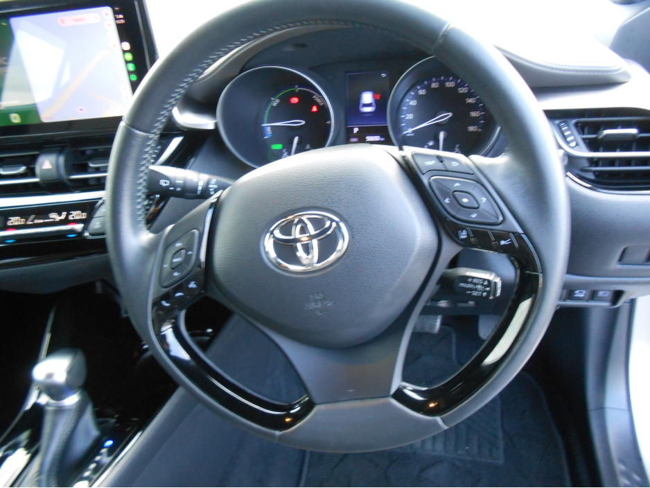 2020 Toyota C-HR - image 9