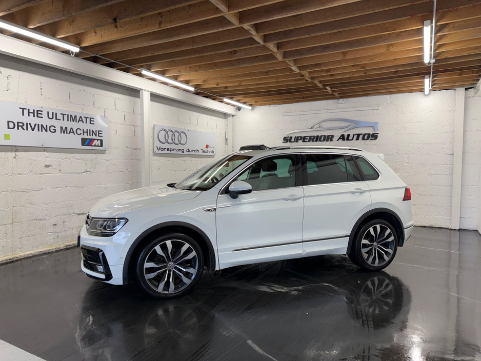 2018 Volkswagen Tiguan - image 2