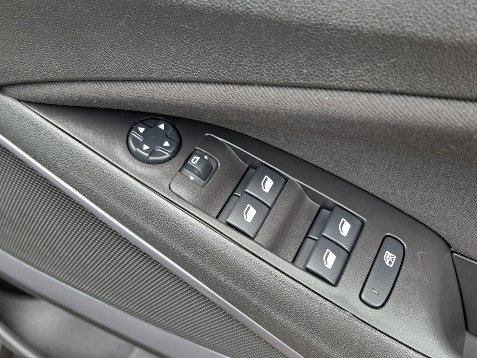 2024 Opel Crossland - image 27