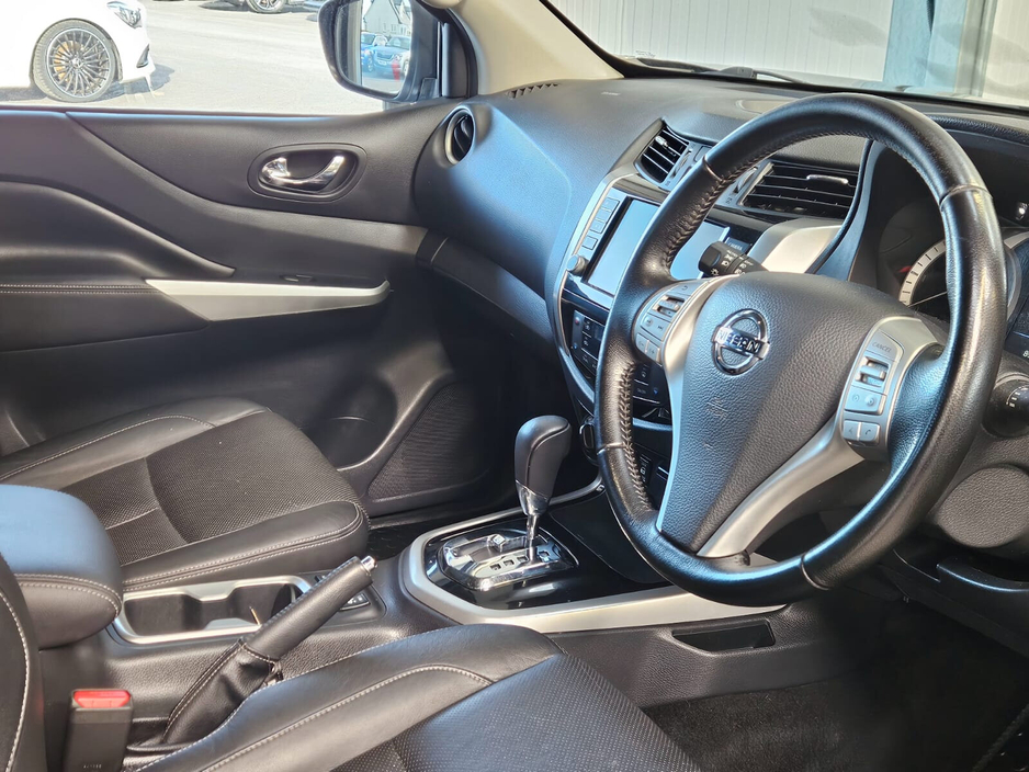 2019 Nissan Navara - image 16