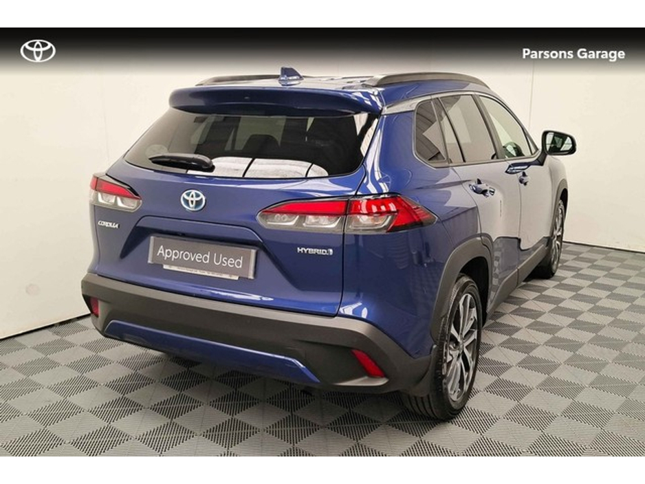 2024 Toyota Corolla Cross - image 2