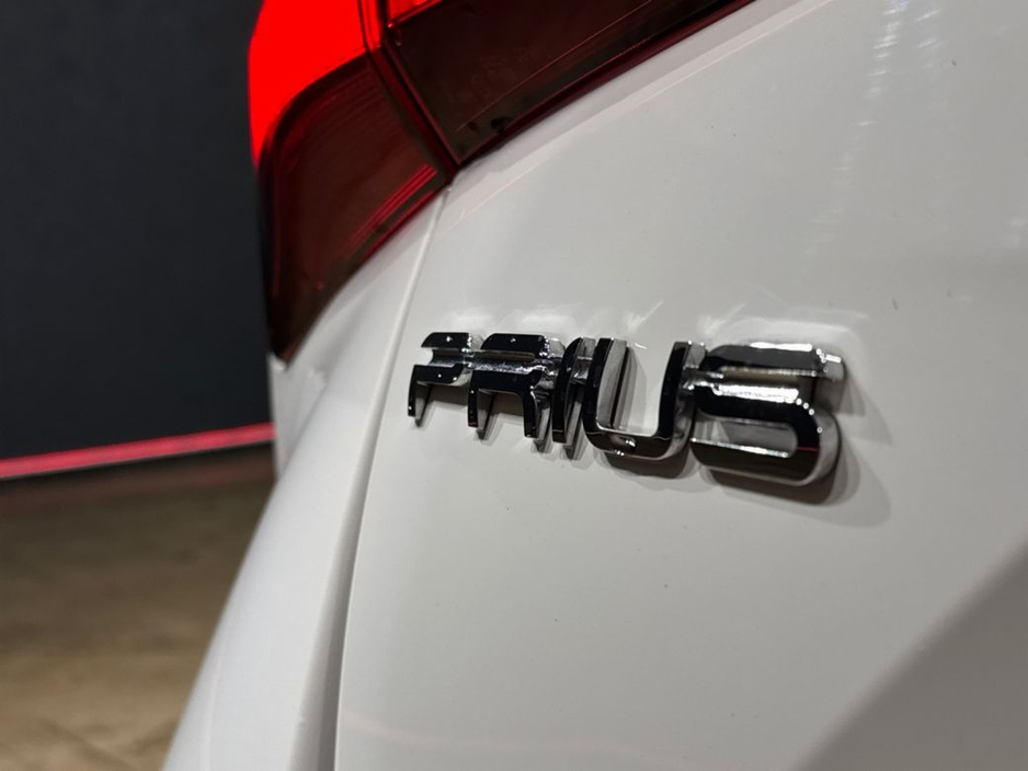 2022 Toyota Prius - image 11