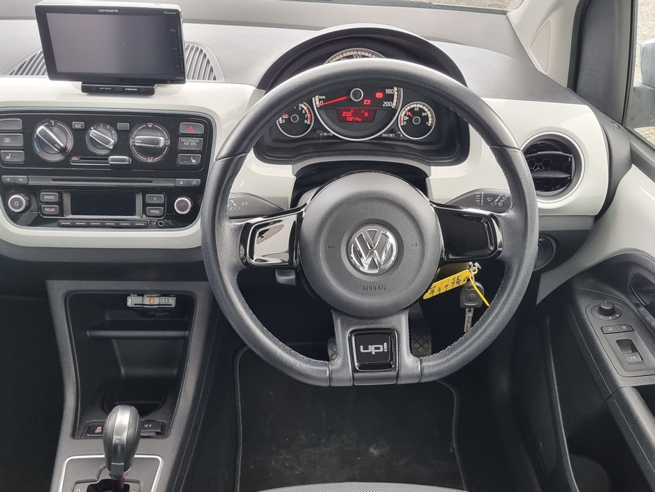 2013 Volkswagen up! - image 14