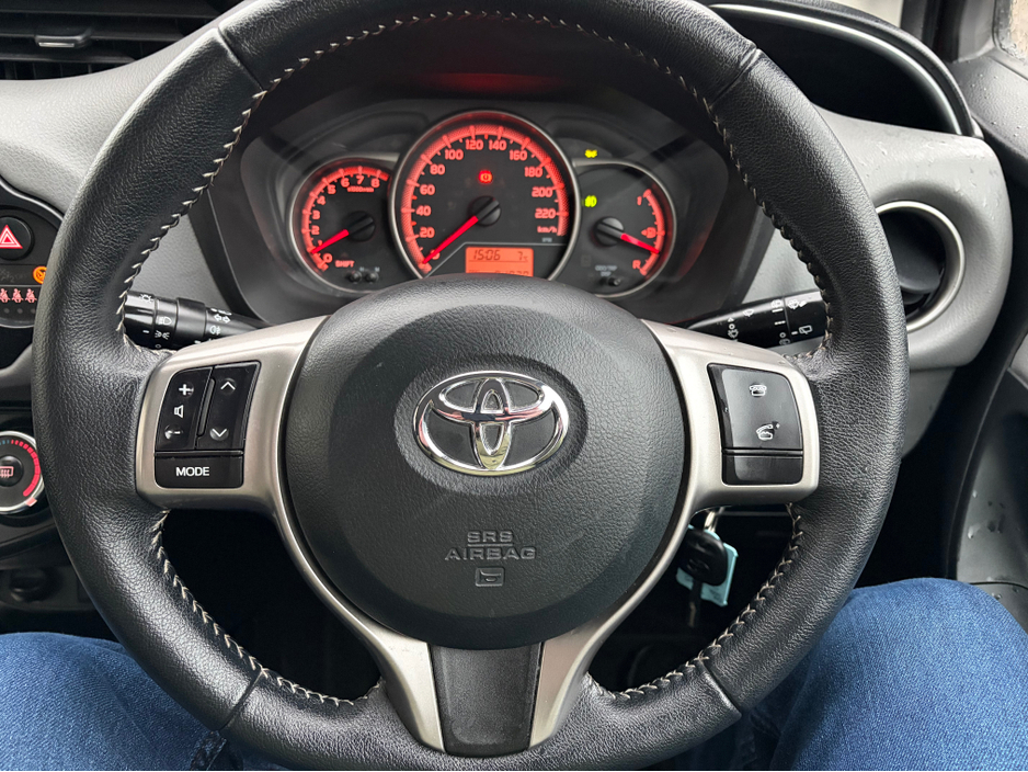 2015 Toyota Yaris SOL 1.33 PETROL 6 SPEED MANUAL 4DR HATCHBACK *ONE OWNER IRISH CAR* *TOP SPEC* *FULL TOYOTA SERVICE HISTORY* *NEW NCT 01/2027* *€200 ROAD TAX* *FINANCE ARRANGED TODAY* €10,450