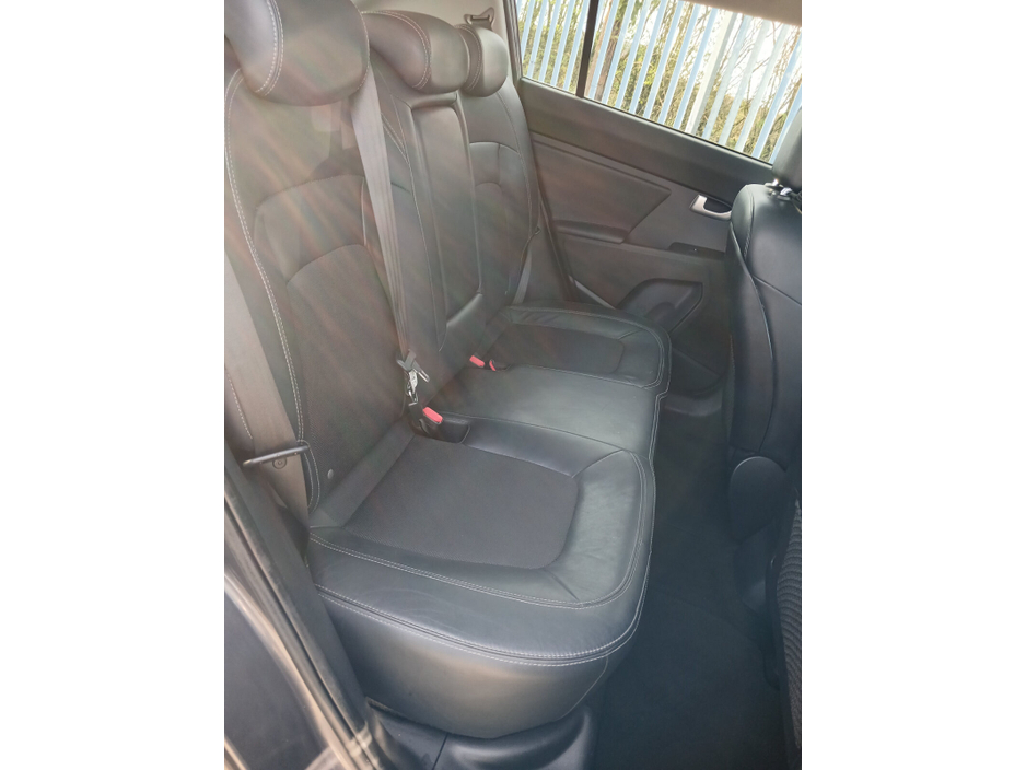 2012 Kia Sportage - image 11