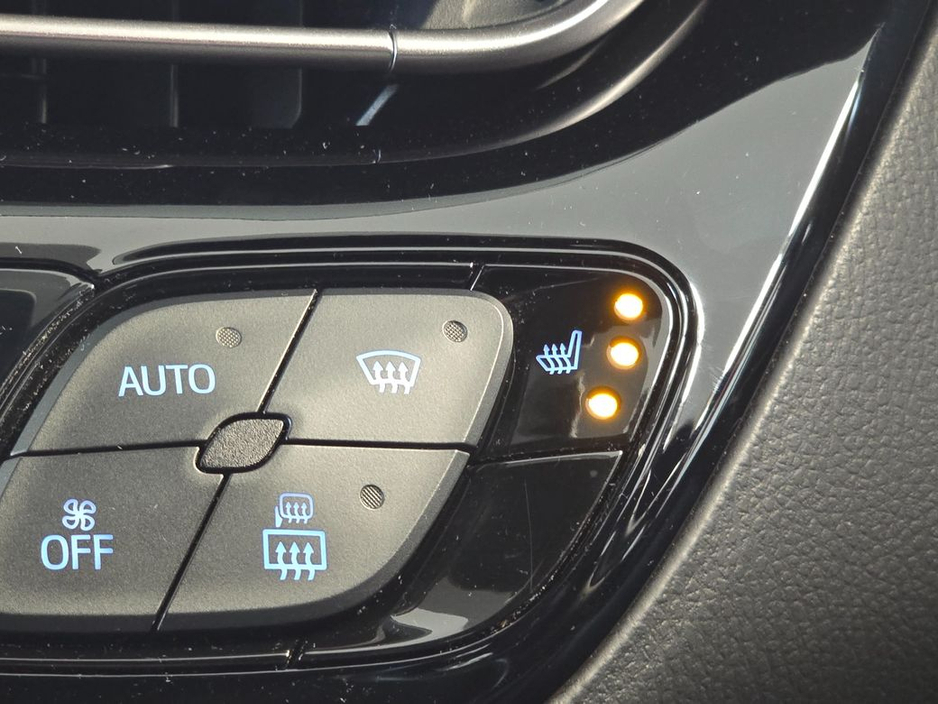 2023 Toyota C-HR - image 16