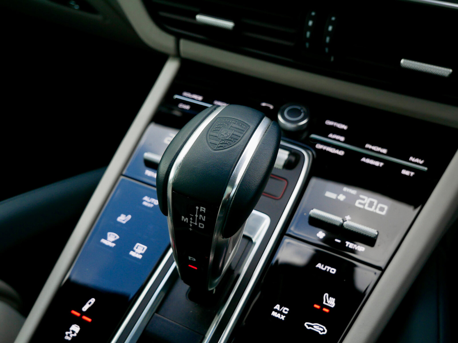 2023 Porsche Cayenne 3.0 V6 E-Hybrid 4WD Auto €87,950