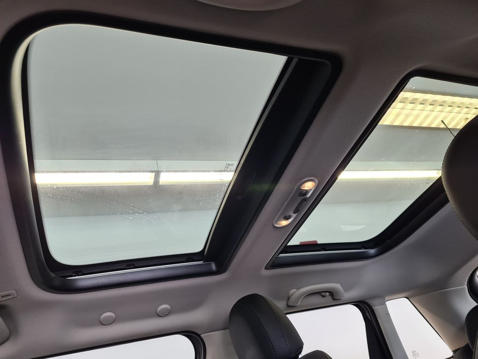 2019 MINI Cooper - image 14