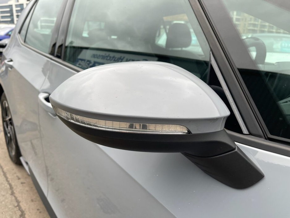 2022 Volkswagen ID.3 Pro 58kWh Life Hatchback 5dr Electric Auto (145 ps)