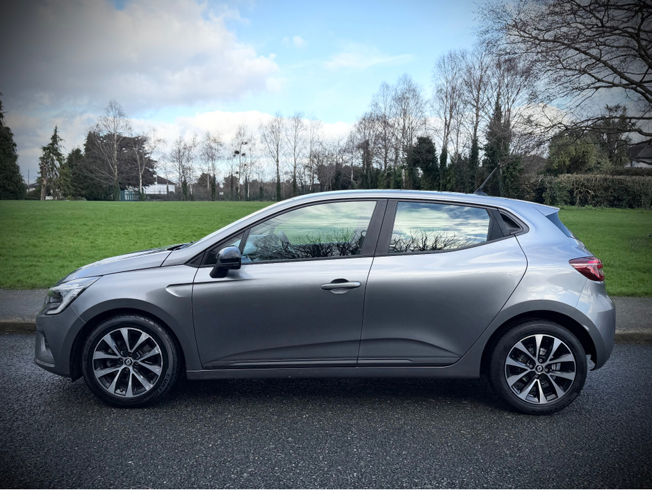 2023 Renault Clio 1.0 Petrol Automatic | AA approved | One owner Irish car | Full history | 2 Year Renault Warranty | Sold serviced and valeted with full Motor History check supplied. €16,999