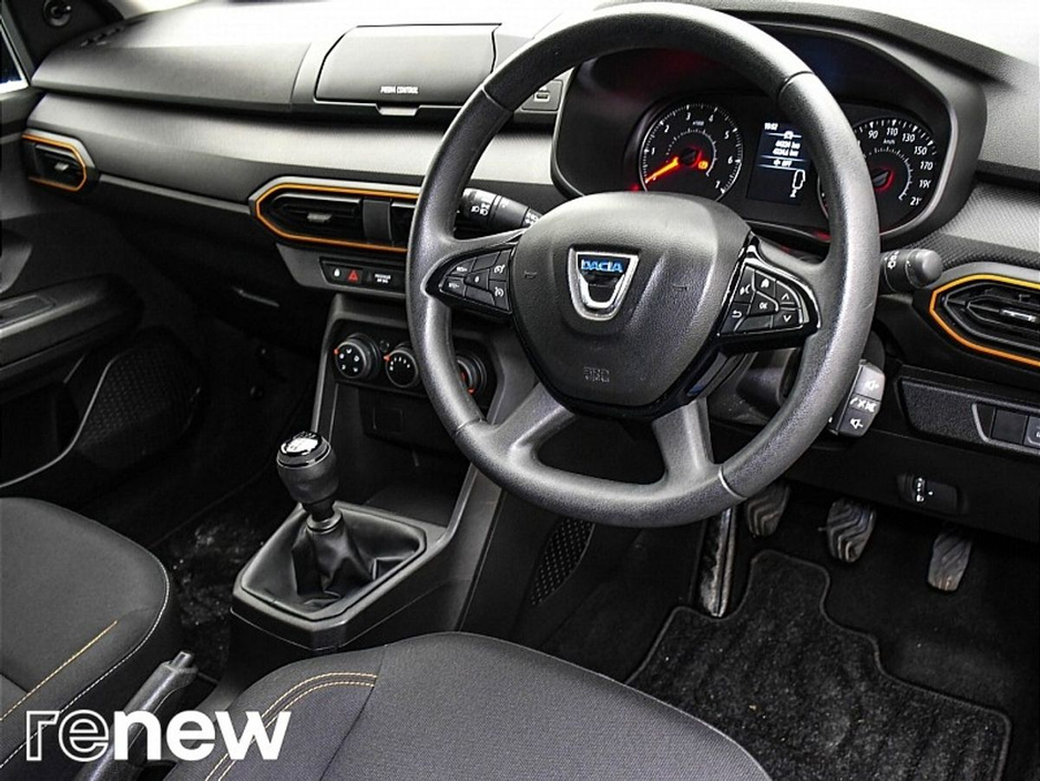 2021 Dacia Sandero Stepway - image 6