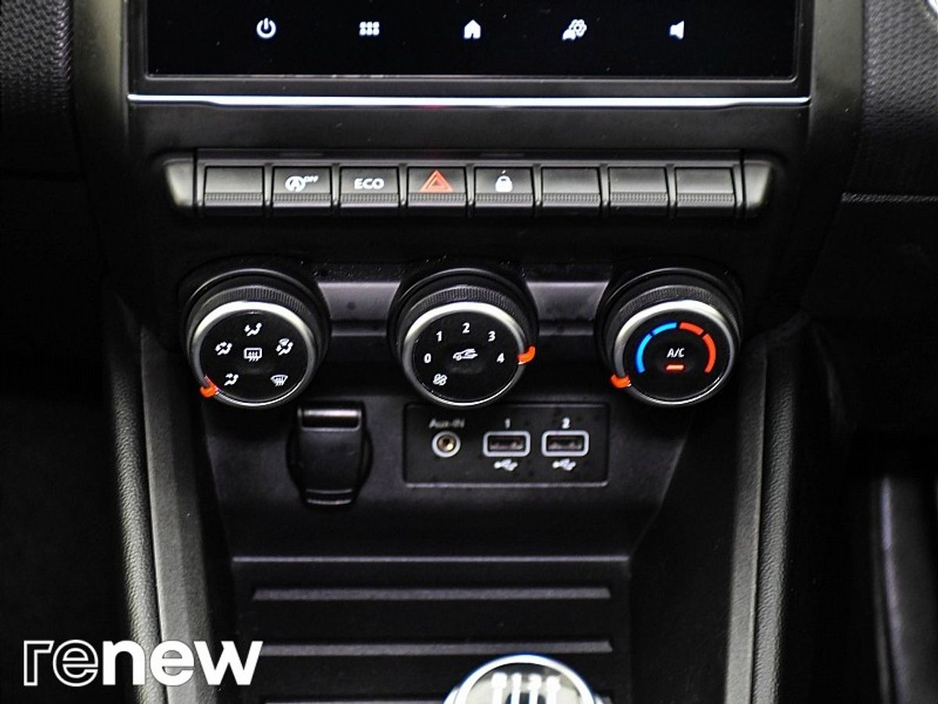 2022 Renault Clio - image 20