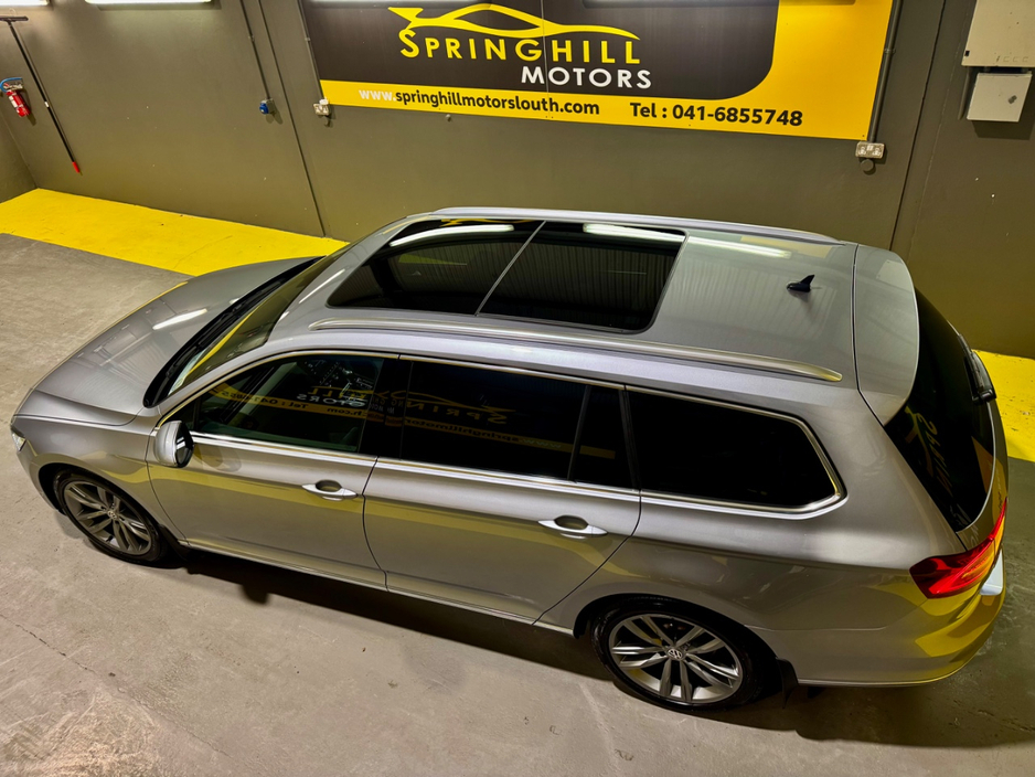 2019 Volkswagen Passat - image 5