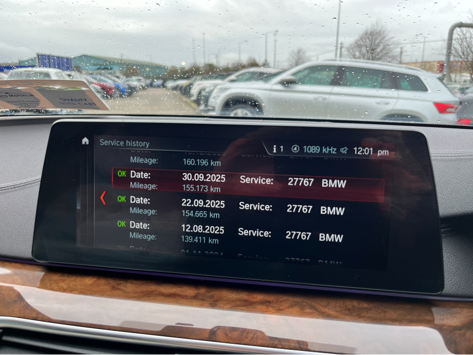 2018 BMW 5 Series - image 26