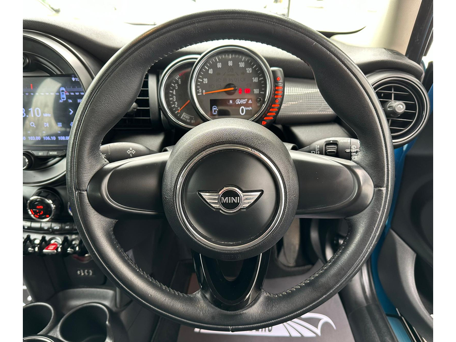2017 MINI Cooper - image 21