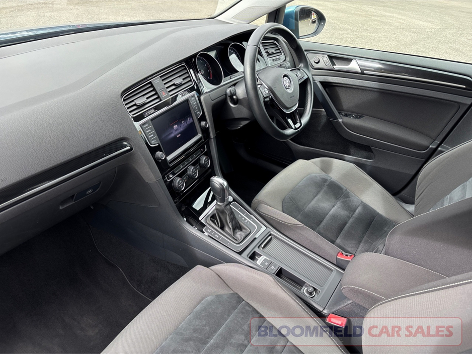 2015 Volkswagen Golf - image 13