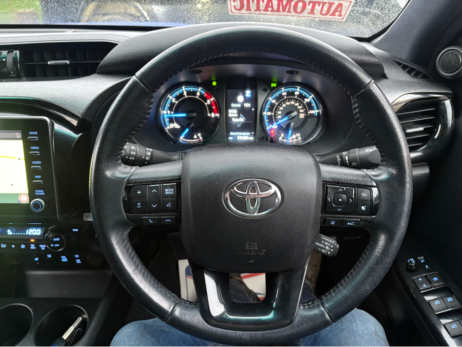 2023 Toyota Hilux - image 12