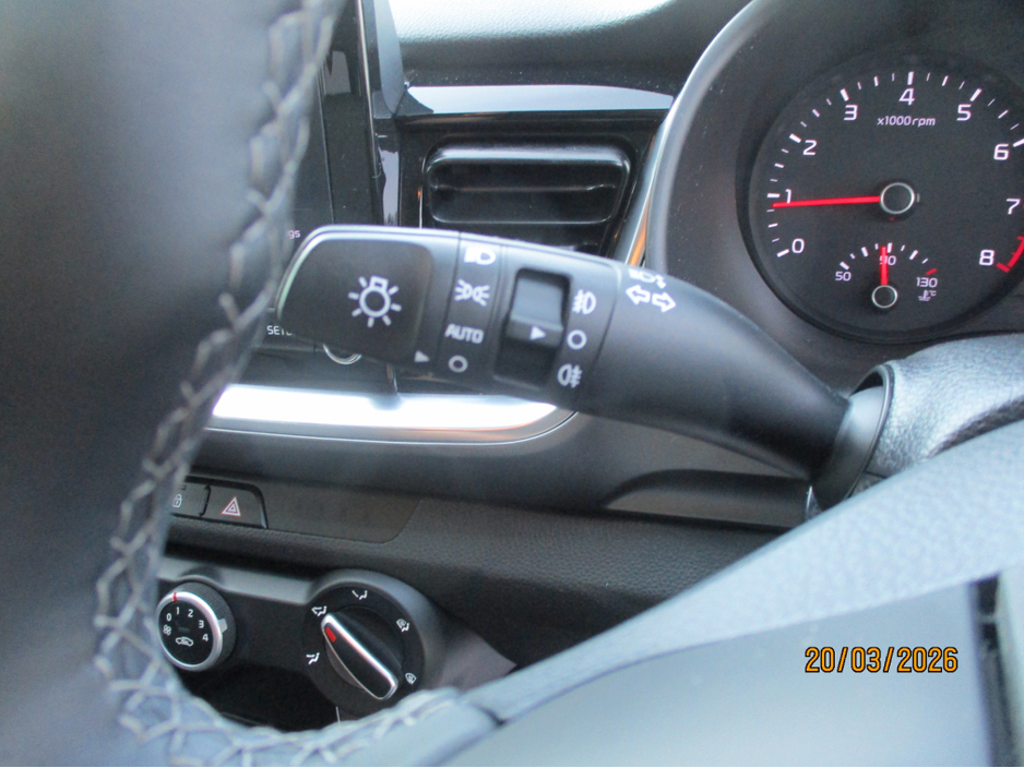 2023 Kia Stonic - image 25