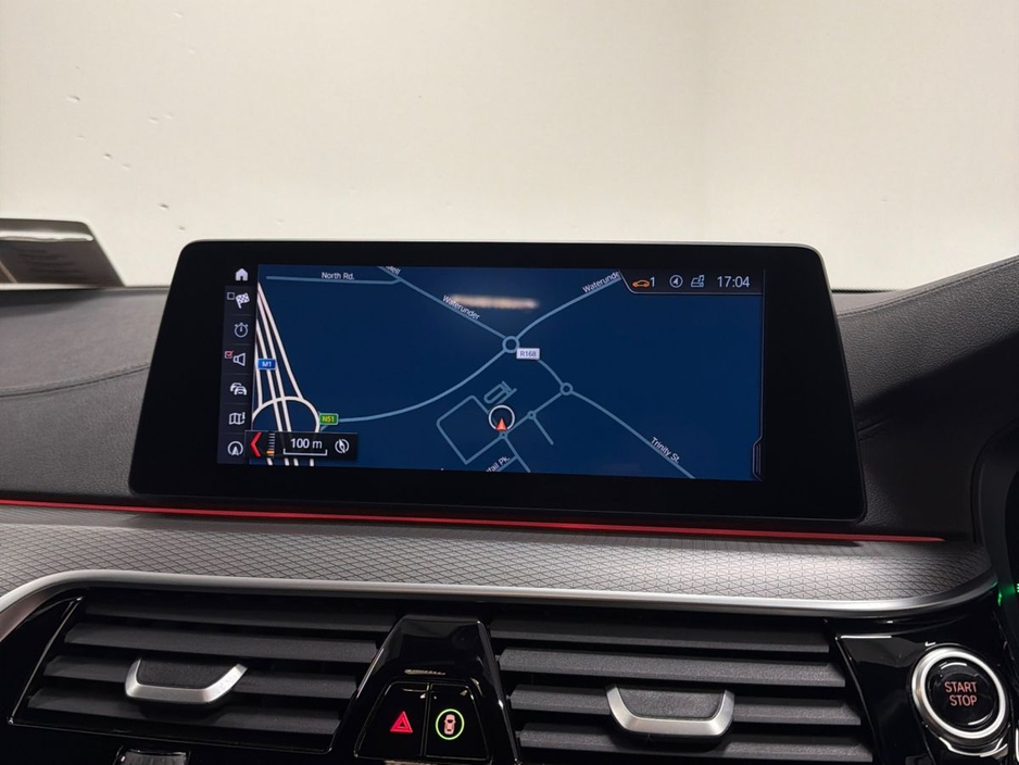 2019 BMW 5 Series - image 19